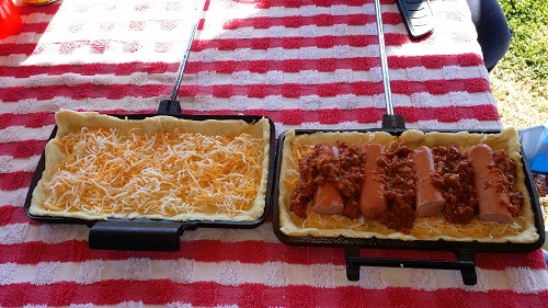 Assembling a Simple Chili Dog in a Double Pie Iron